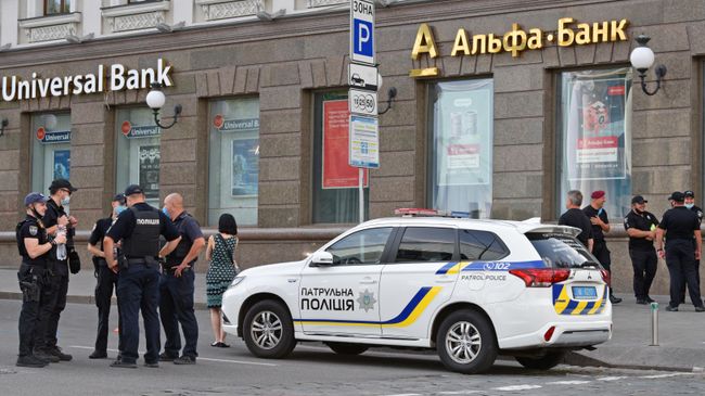 Ситуация у здания бизнес-центра Леонардо в Киеве Ситуация у здания бизнес-центра Леонардо в Киеве