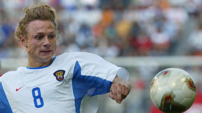 Валерий Карпин в матче чемпионата мира 2002 года Россия - Тунис