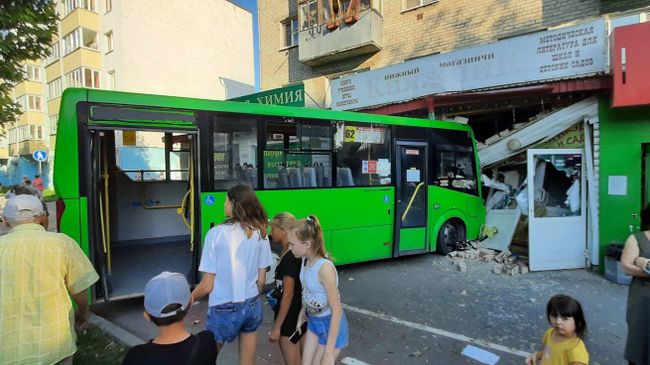 На месте ДТП с участием автобуса в Тюмени На месте ДТП с участием автобуса в Тюмени