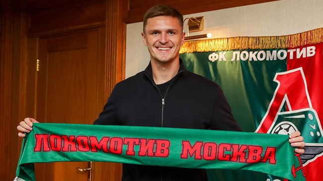 Защитник Локомотива Виталий Лысцов