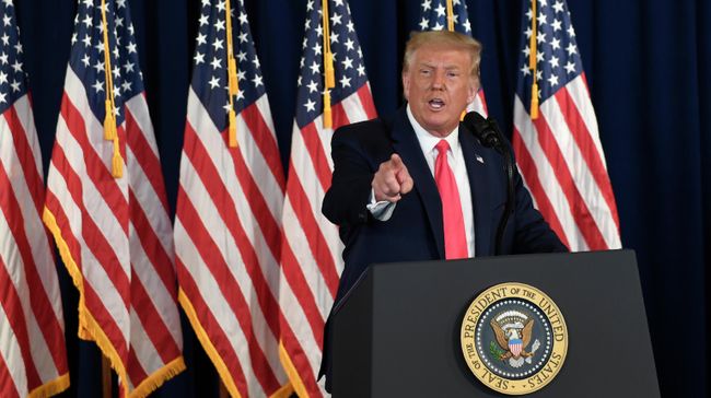 Президент США Дональд Трамп во время пресс-конференции в Бедминстере Президент США Дональд Трамп во время пресс-конференции в Бедминстере