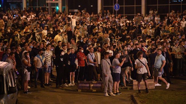 Участники акции протеста на одной из улиц в Минске Участники акции протеста на одной из улиц в Минске
