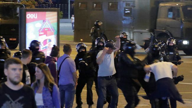 Столкновения в Белоруссии. 10.08.2020 вечер Столкновения в Белоруссии. 10.08.2020 вечер