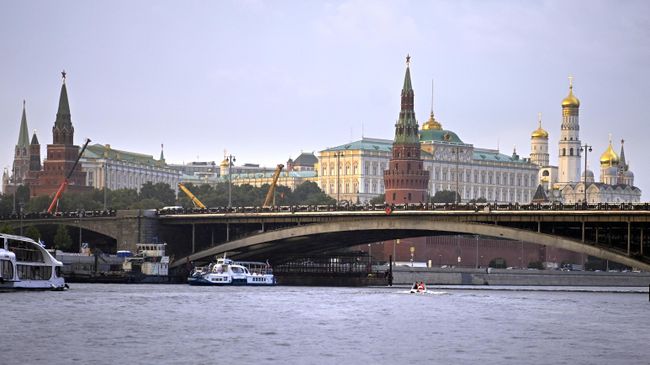 Большой каменный мост у Кремля Большой каменный мост у Кремля