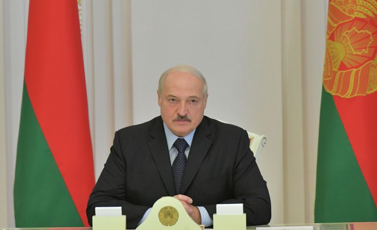 Президент Белоруссии Александр Лукашенко на совещании в Минске, 12 августа 2020 Президент Белоруссии Александр Лукашенко на совещании в Минске, 12 августа 2020