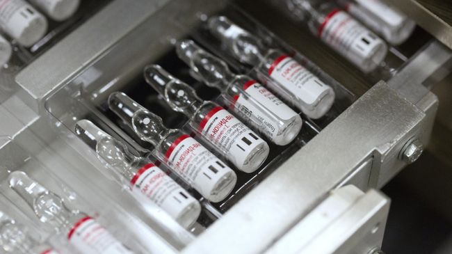 Производство вакцины от COVID-19 на фармацевтическом заводе Биннофарм в Московской области Производство вакцины от COVID-19 на фармацевтическом заводе Биннофарм в Московской области