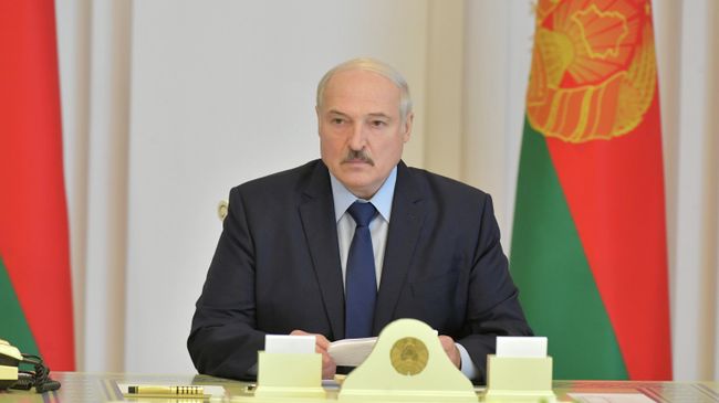 Президент Белоруссии Александр Лукашенко во время совещания в Минске Президент Белоруссии Александр Лукашенко во время совещания в Минске