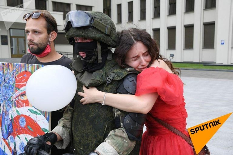 Ситуация у Дома правительства в Минске Ситуация у Дома правительства в Минске