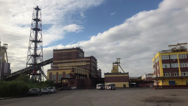 На поверхности шахты Воргашорская АО Воркутауголь произошло обрушение галереи (перехода) между зданиями На поверхности шахты Воргашорская АО Воркутауголь произошло обрушение галереи (перехода) между зданиями