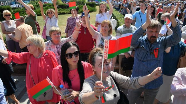 Митинг в поддержку действующего президента Белоруссии Александра Лукашенко Митинг в поддержку действующего президента Белоруссии Александра Лукашенко