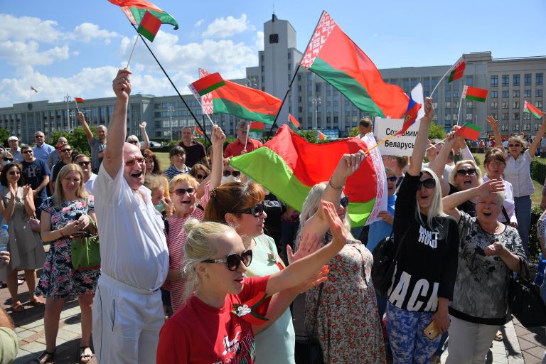 Митинг в поддержку действующего президента Белоруссии Александра Лукашенко в Минске Митинг в поддержку действующего президента Белоруссии Александра Лукашенко в Минске