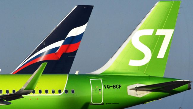 Самолет авиакомпании S7 Airlines