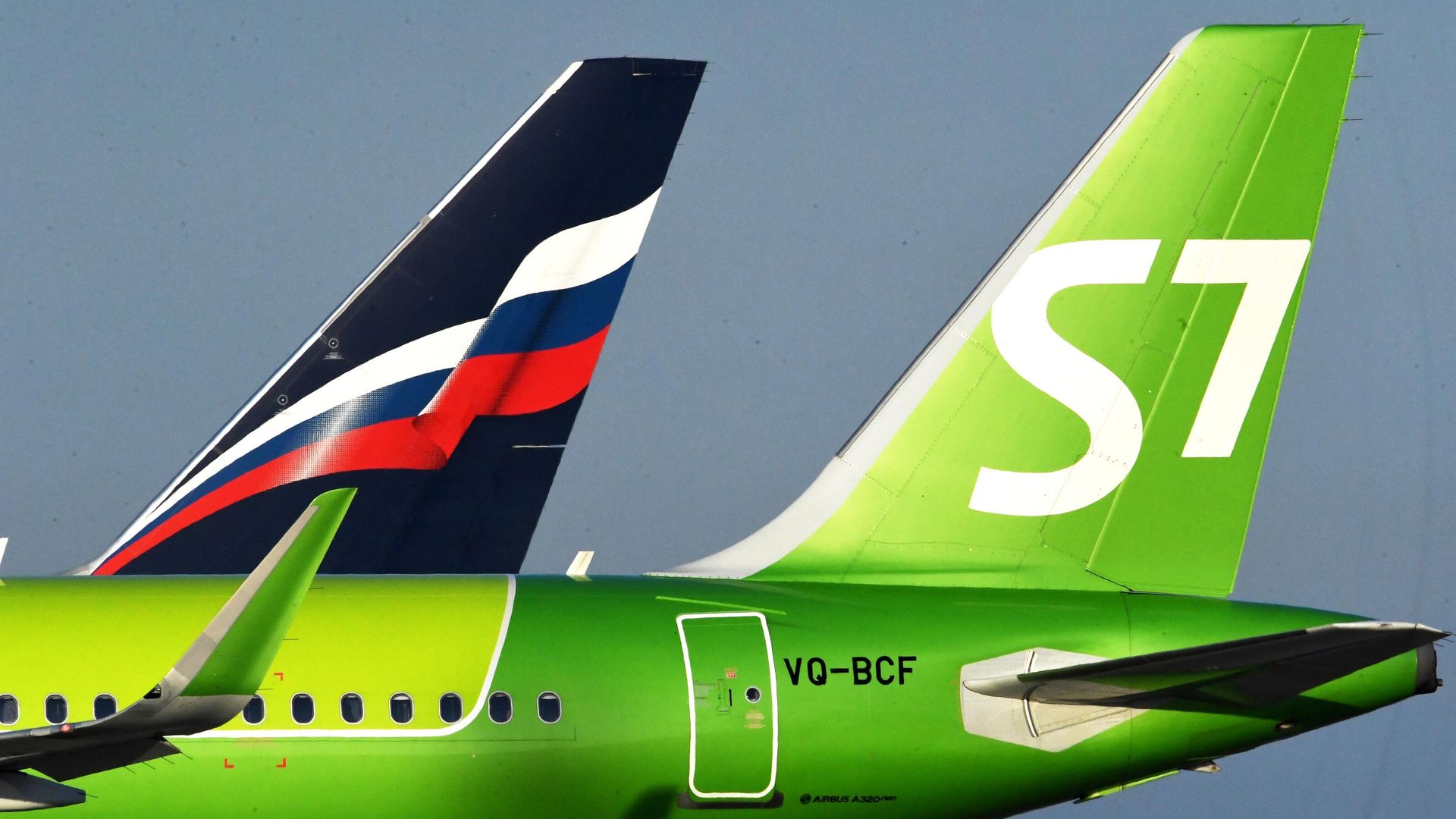 Самолет авиакомпании S7 Airlines в международном аэропорту Владивосток Самолет авиакомпании S7 Airlines в международном аэропорту Владивосток - РИА Новости, 1920, 21.12.2020