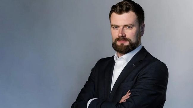 Генеральный директор группы компаний Калашников Дмитрий Тарасов Генеральный директор группы компаний Калашников Дмитрий Тарасов