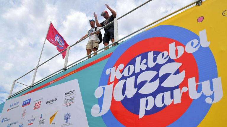 Подготовка к открытию ежегодного международного джазового фестиваля Koktebel Jazz Party в Коктебеле Подготовка к открытию ежегодного международного джазового фестиваля Koktebel Jazz Party в Коктебеле