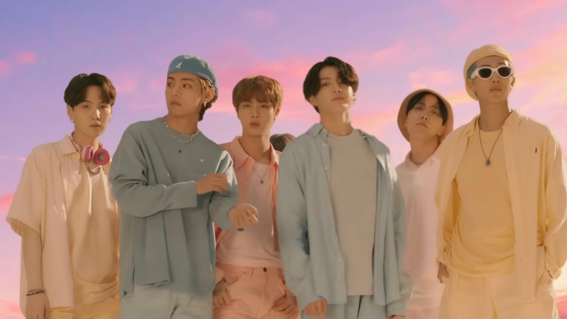 Скриншот видеоклипа BTS Dynamite - РИА Новости, 1920, 21.08.2020