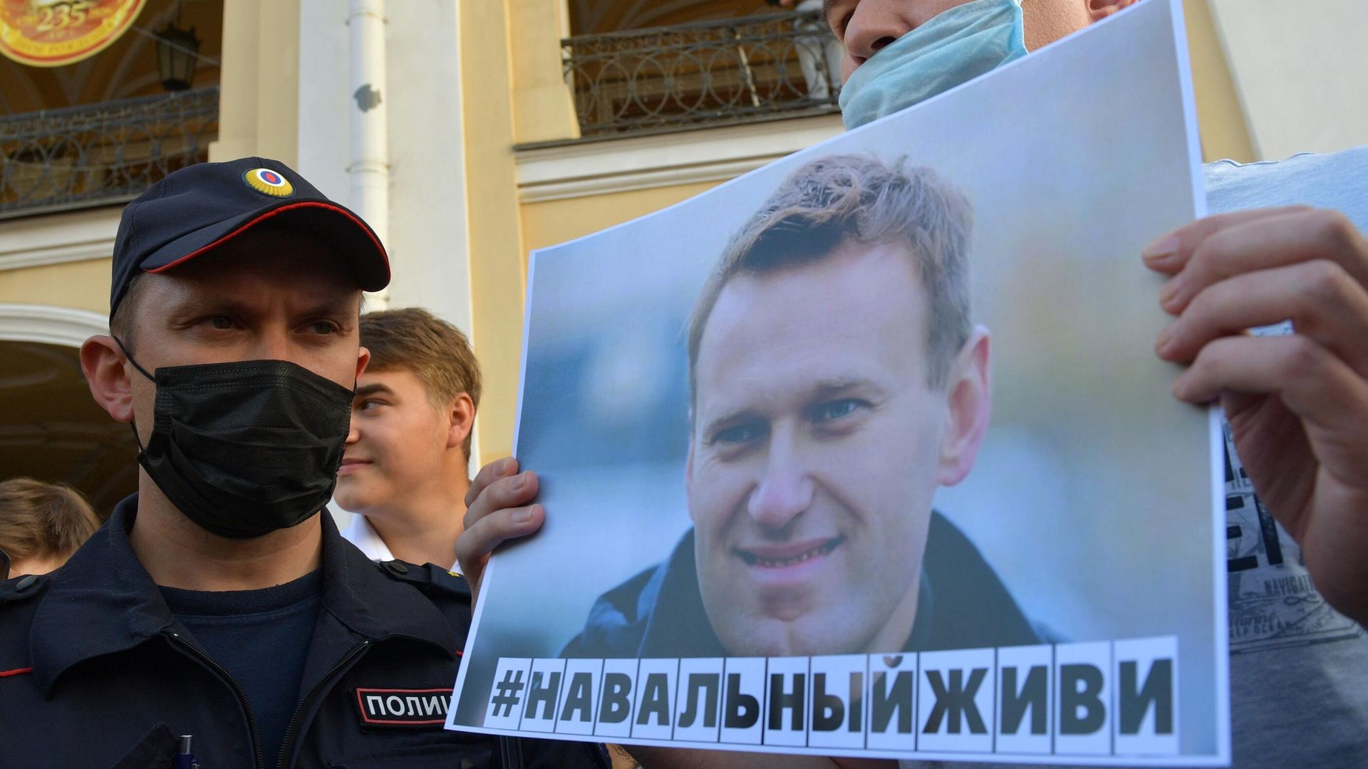 Акции в поддержку Алексея Навального Акции в поддержку Алексея Навального - РИА Новости, 1920, 21.08.2020