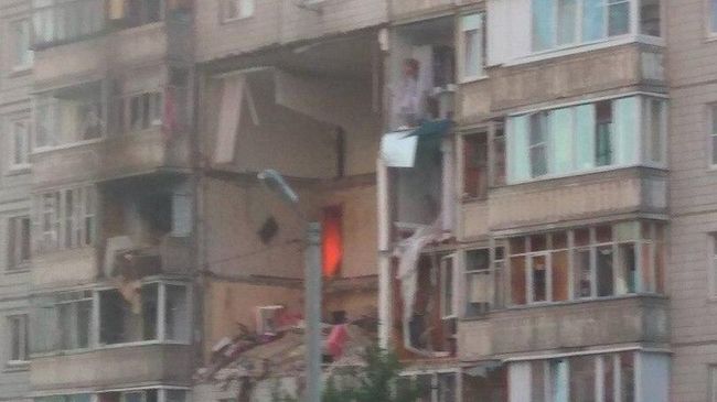 Фото очевидца на месте взрыва газа в жилом 10-этажном доме в Ярославле Фото очевидца на месте взрыва газа в жилом 10-этажном доме в Ярославле