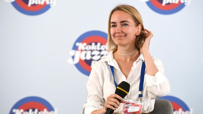 Лидер коллектива Лютый Бэнд Анастасия Лютова на пресс-конференции в рамках Международного джазового фестиваля Koktebel Jazz Party - 2020 в Крыму