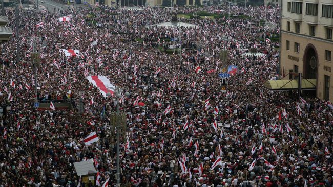 Участники акции протеста в Минске Участники акции протеста в Минске