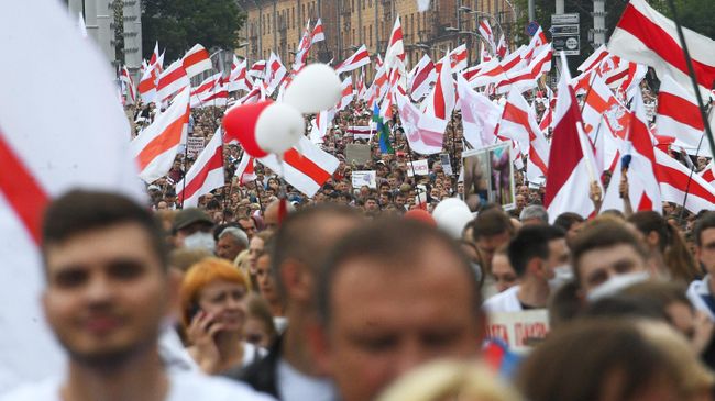 Участники акции протеста в Минске Участники акции протеста в Минске