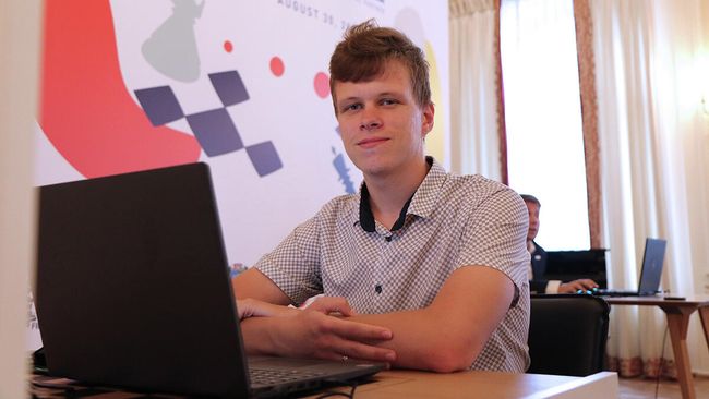 Шахматист Владислав Артемьев