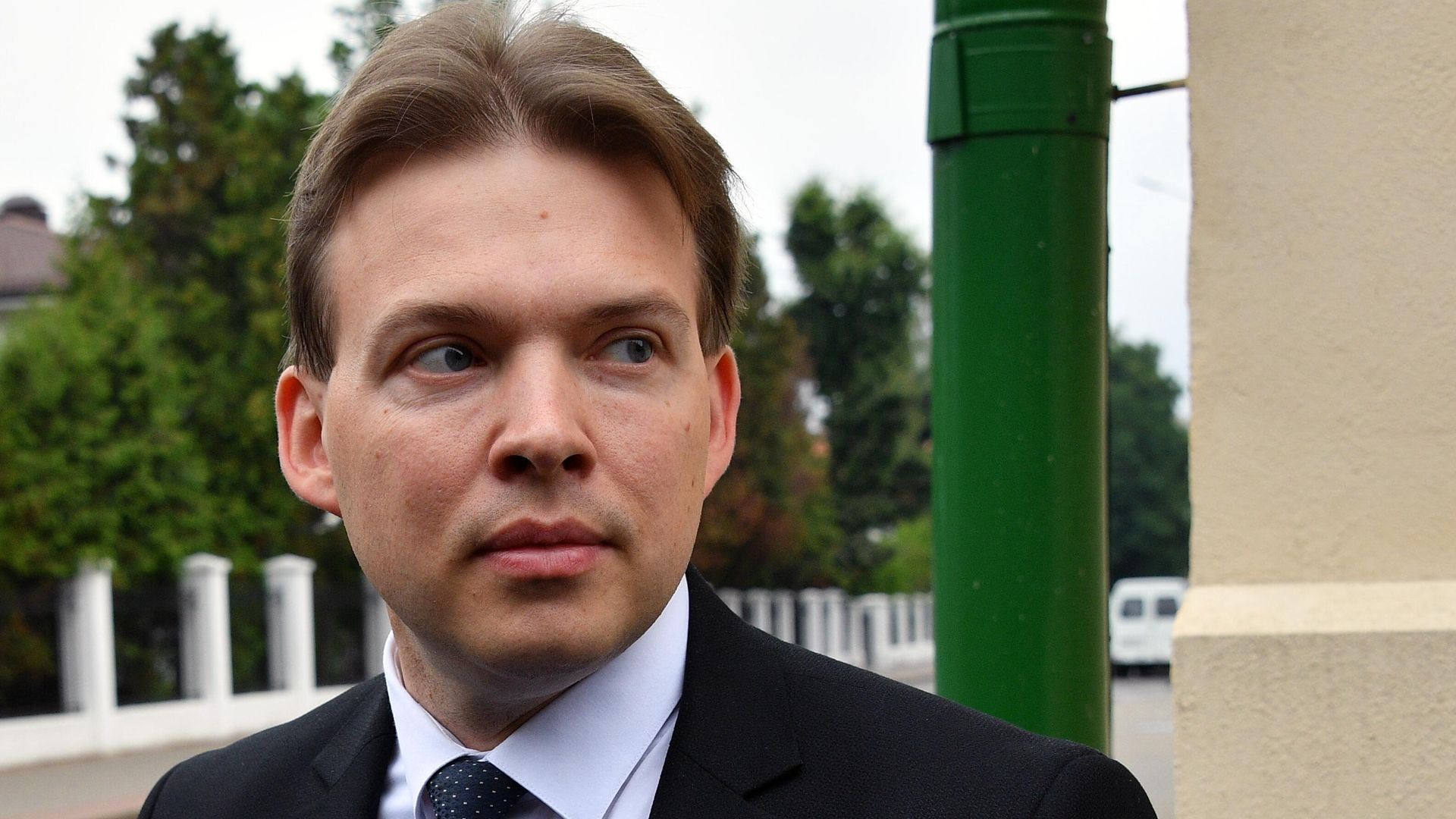 Член президиума оппозиционного Координационного совета Максим Знак у здания Следственного комитета Белоруссии перед допросом по возбужденному уголовному делу Член президиума оппозиционного Координационного совета Максим Знак у здания Следственного комитета Белоруссии перед допросом по возбужденному уголовному делу - РИА Новости, 1920, 09.09.2020