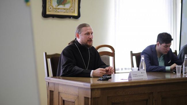 Настоятель храма Пантелеимона Целителя в Челябинске отец Владимир Панарин Настоятель храма Пантелеимона Целителя в Челябинске отец Владимир Панарин