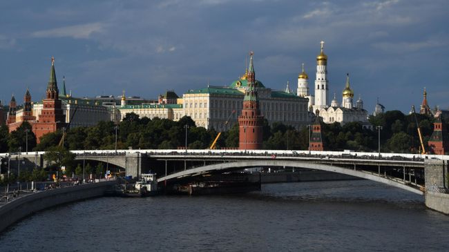 Вид на Большой Каменный мост в Москве Вид на Большой Каменный мост в Москве