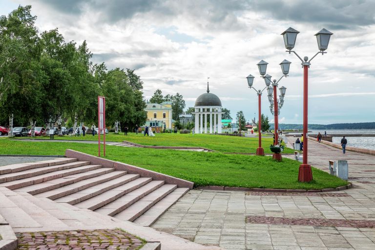 Городская набережная в Петрозаводске Городская набережная в Петрозаводске
