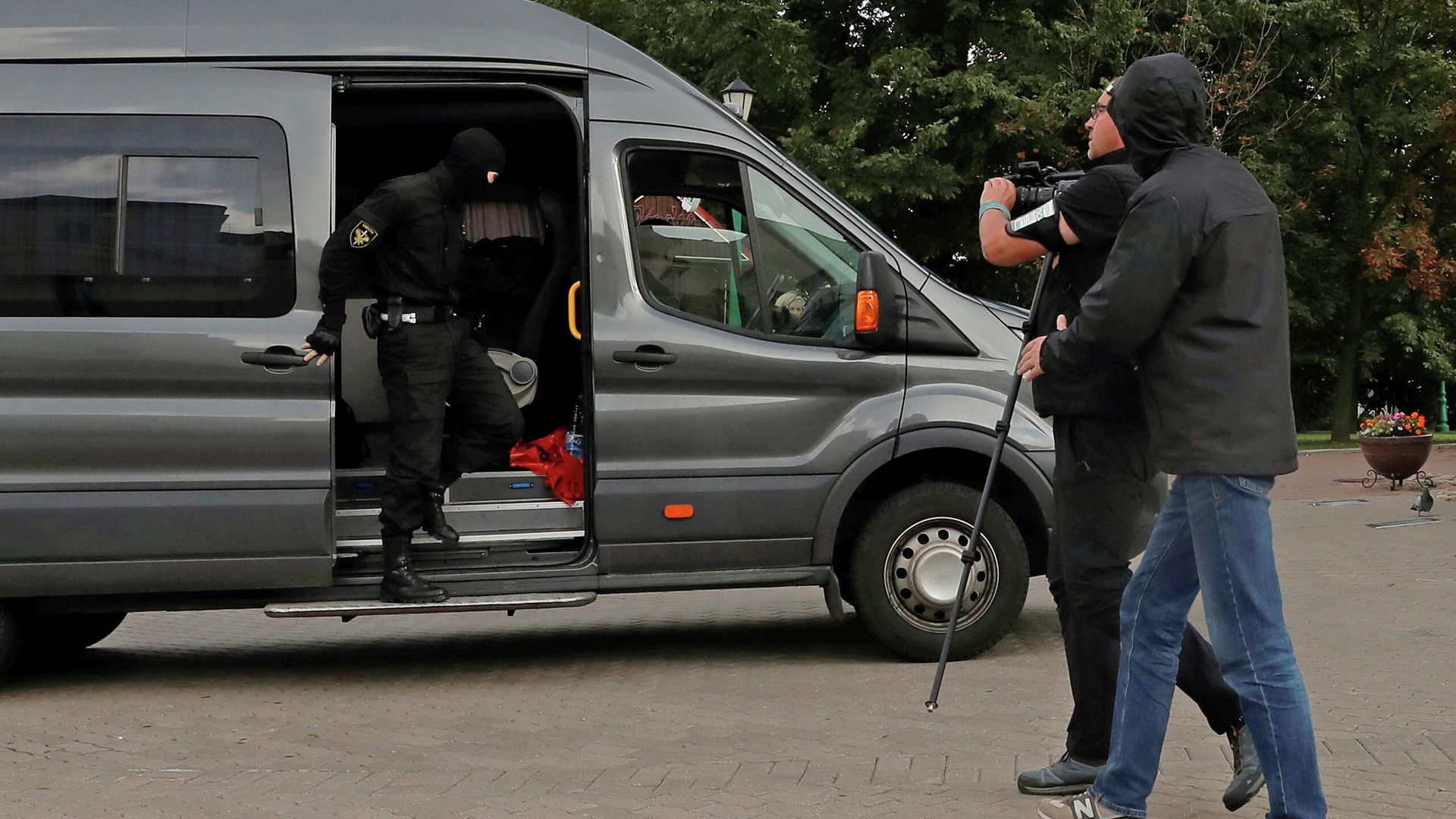 Сотрудники правоохранительных органов Белоруссии во время задержания журналистов в Минске. 27 августа 2020 - РИА Новости, 1920, 03.09.2020