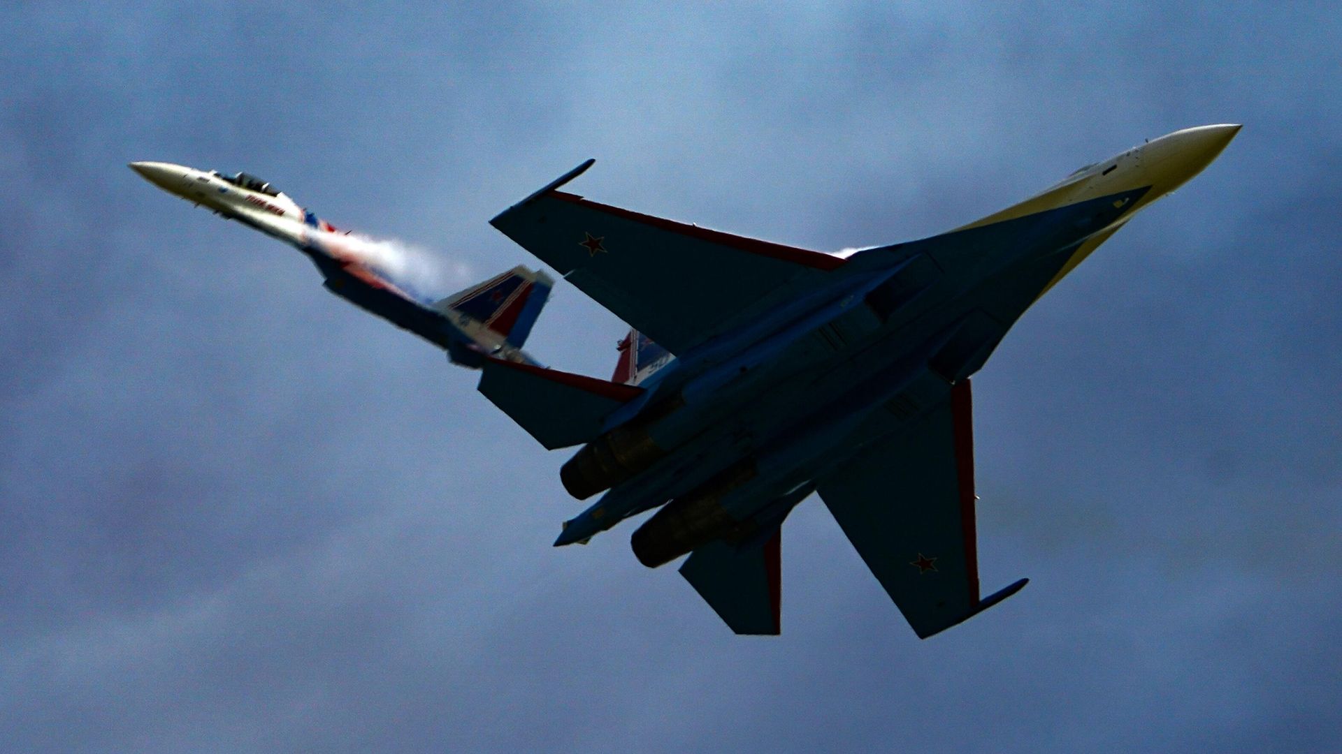 Истребители Су-35С пилотажной группы Русские витязи выполняют демонстрационный полет в рамках Международного форума Армия-2020 на аэродроме Кубинка в Подмосковье - РИА Новости, 1920, 26.11.2020