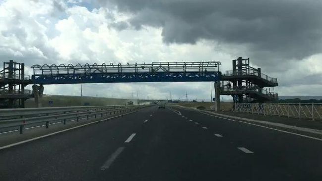 Вслед за Путиным: журналист проехал по новой трассе Таврида в Крыму Вслед за Путиным: журналист проехал по новой трассе Таврида в Крыму