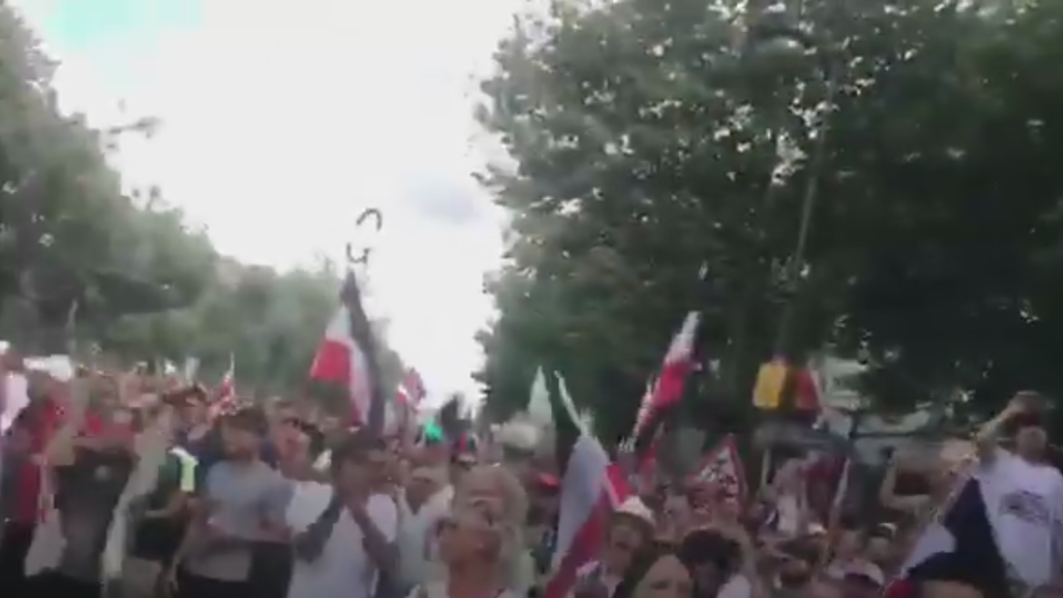На митинге в Берлине скандируют Путин! На митинге в Берлине скандируют Путин! - РИА Новости, 1920, 29.08.2020