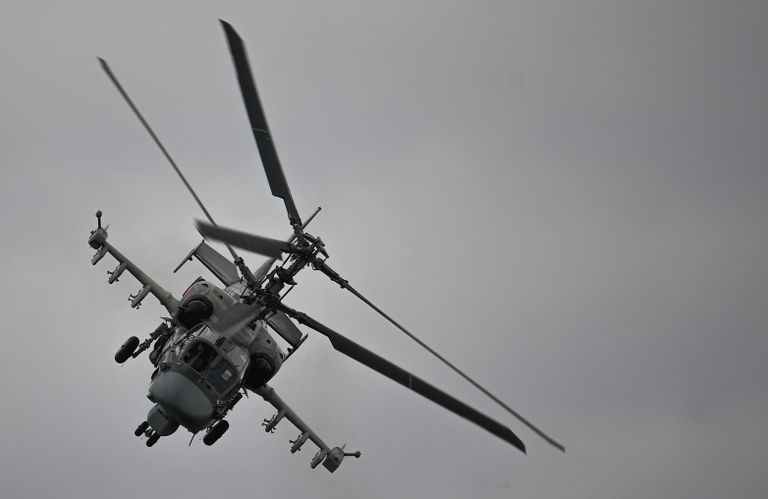 Ударный вертолет Ка-52 Аллигатор выполняет демонстрационный полет в рамках Международного форума Армия-2020 на аэродроме Кубинка в Подмосковье Ударный вертолет Ка-52 Аллигатор выполняет демонстрационный полет в рамках Международного форума Армия-2020 на аэродроме Кубинка в Подмосковье