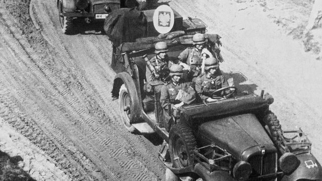 1 сентября 1939 года войска Германии вторгаются в Польшу, начав Вторую мировую войну в Европе 1 сентября 1939 года войска Германии вторгаются в Польшу, начав Вторую мировую войну в Европе