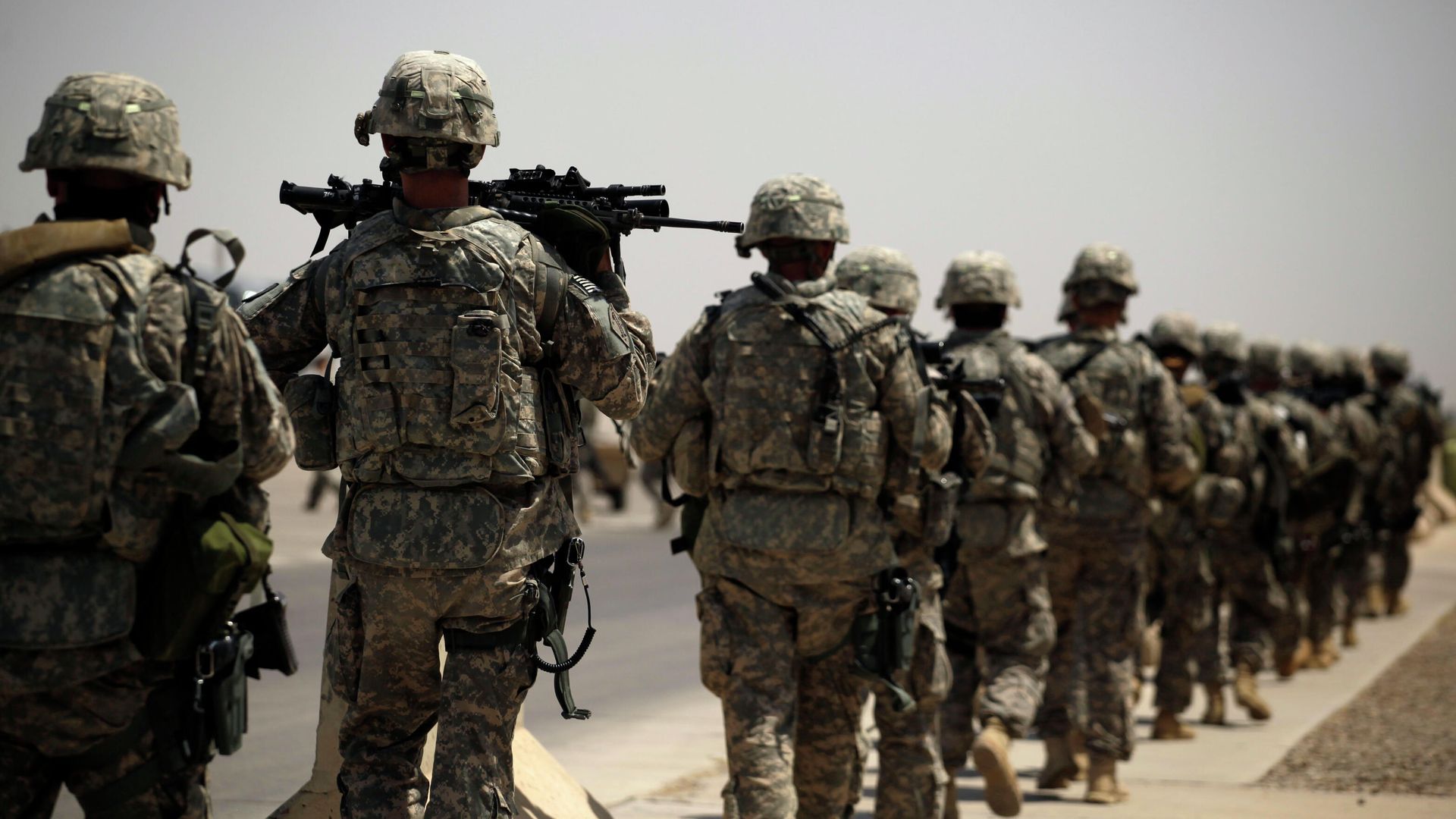 Американские военные на воздушной базе в Багдаде, во время вывода войск США из Ирака Американские военные на воздушной базе в Багдаде, во время вывода войск США из Ирака - РИА Новости, 1920, 09.09.2020