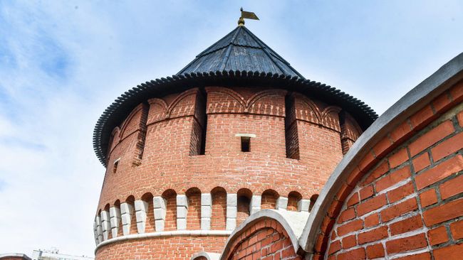 Ивановская (Тайницкая) башня Тульского кремля Ивановская (Тайницкая) башня Тульского кремля