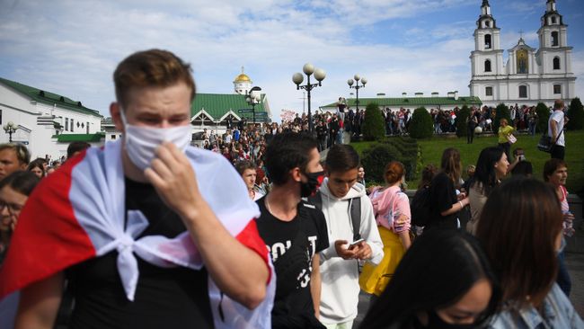 Участники студенческой акции протеста в Минске Участники студенческой акции протеста в Минске