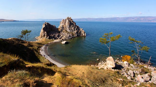 Мыс Бурхан, скала Шаманка на острове Ольхон в Иркутской области Мыс Бурхан, скала Шаманка на острове Ольхон в Иркутской области