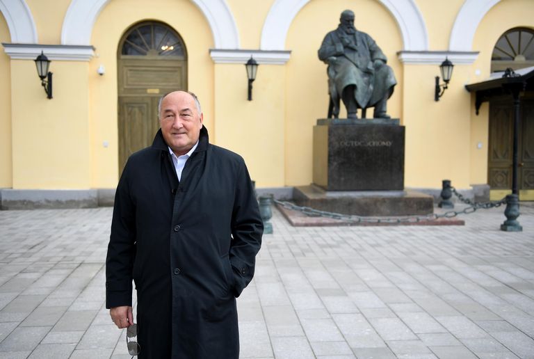 Народный артист России, актер Борис Клюев на сборе труппы перед началом нового сезона Государственного академического Малого театра России в Москве Народный артист России, актер Борис Клюев на сборе труппы перед началом нового сезона Государственного академического Малого театра России в Москве