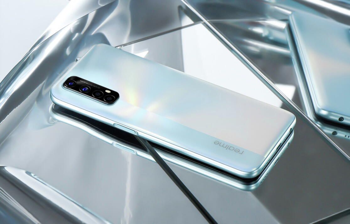 Смартфон Realme 7 pro Смартфон Realme 7 pro - РИА Новости, 1920, 12.03.2021