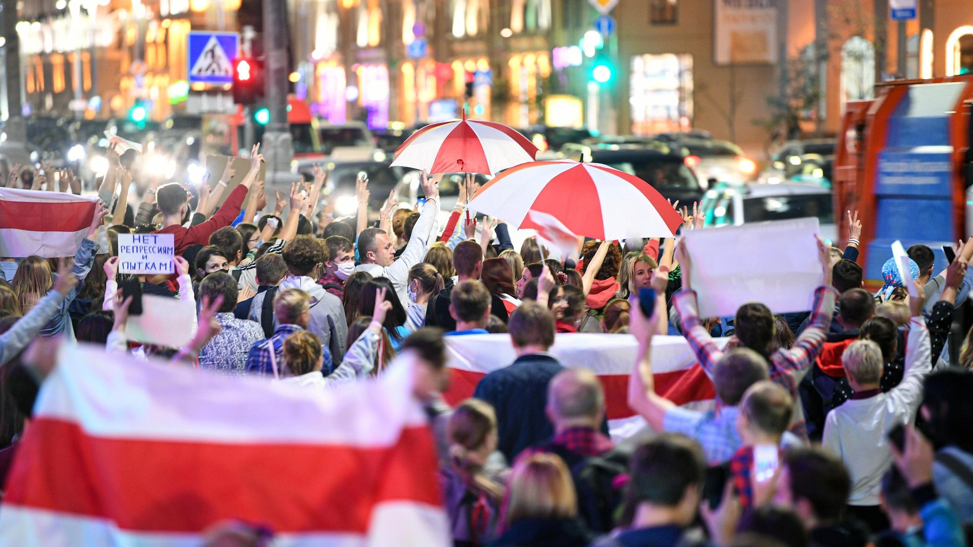 Участники протестов на площади Независимости в Минске Участники протестов на площади Независимости в Минске - РИА Новости, 1920, 04.09.2020