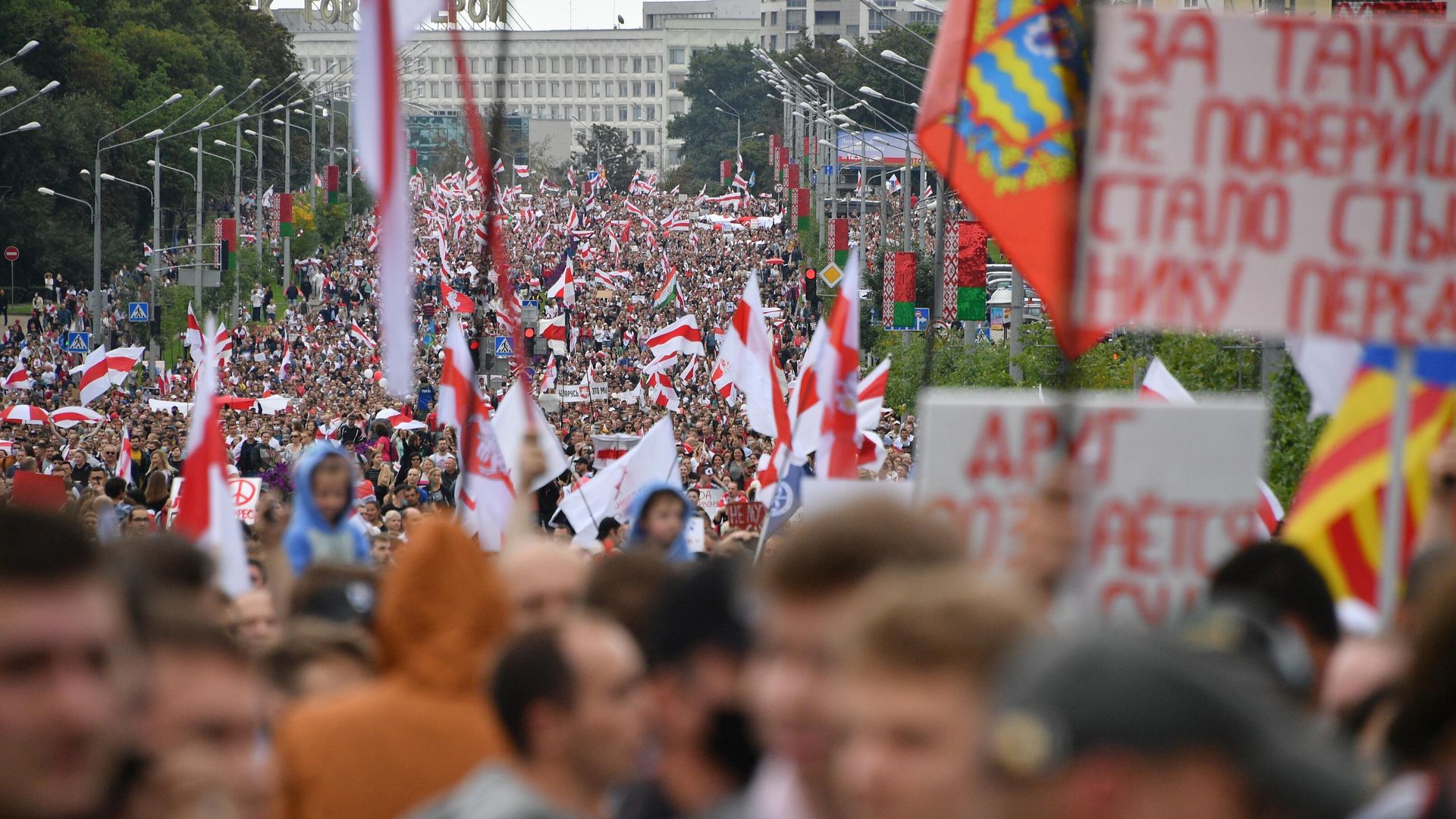 Участники несанкционированной акции оппозиции Марш единства в Минске. Участники несанкционированной акции оппозиции Марш единства в Минске. - РИА Новости, 1920, 08.09.2020