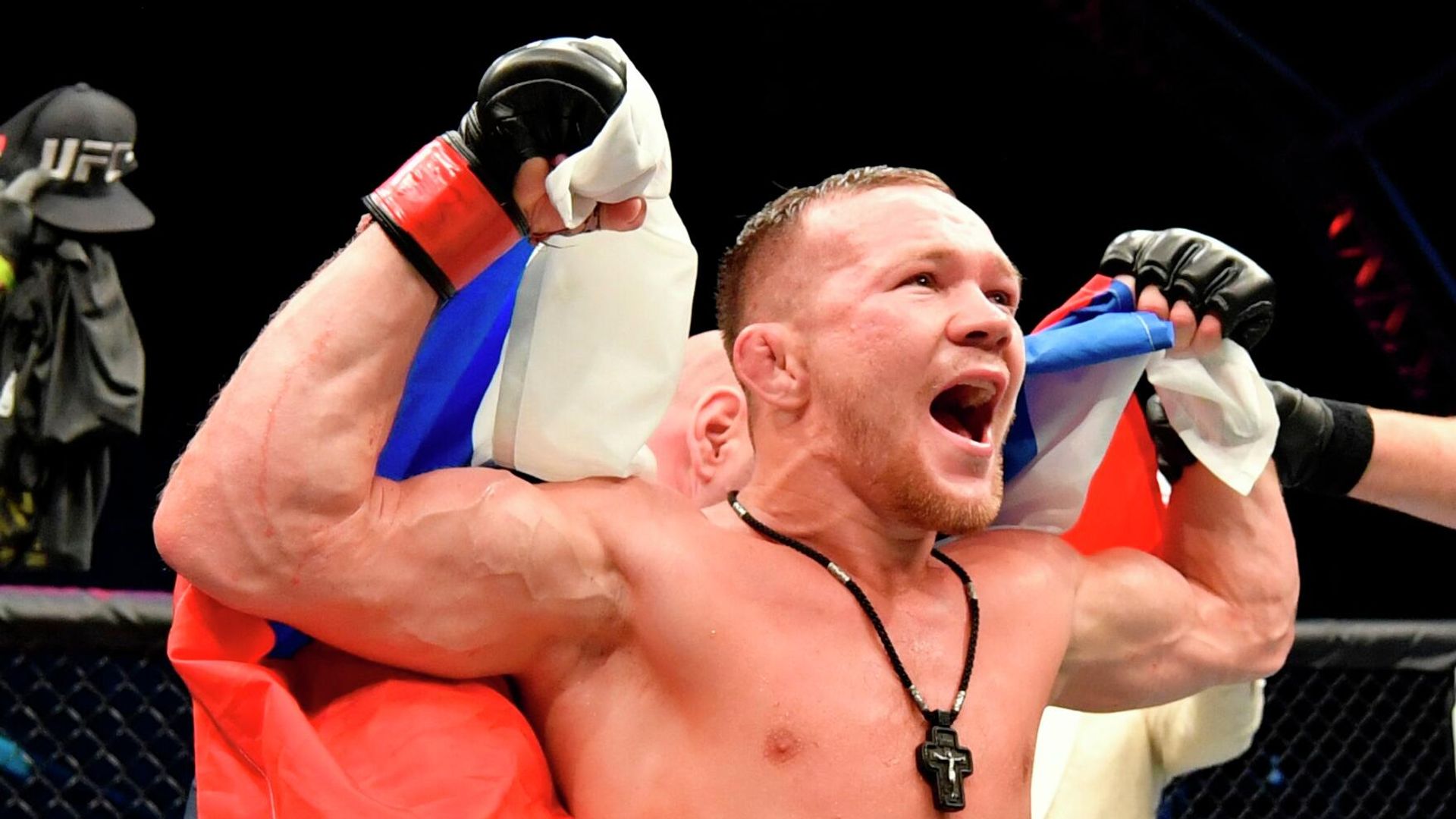 Пётр Ян стал чемпионом UFC в легчайшем весе - РИА Новости, 1920, 29.09.2020
