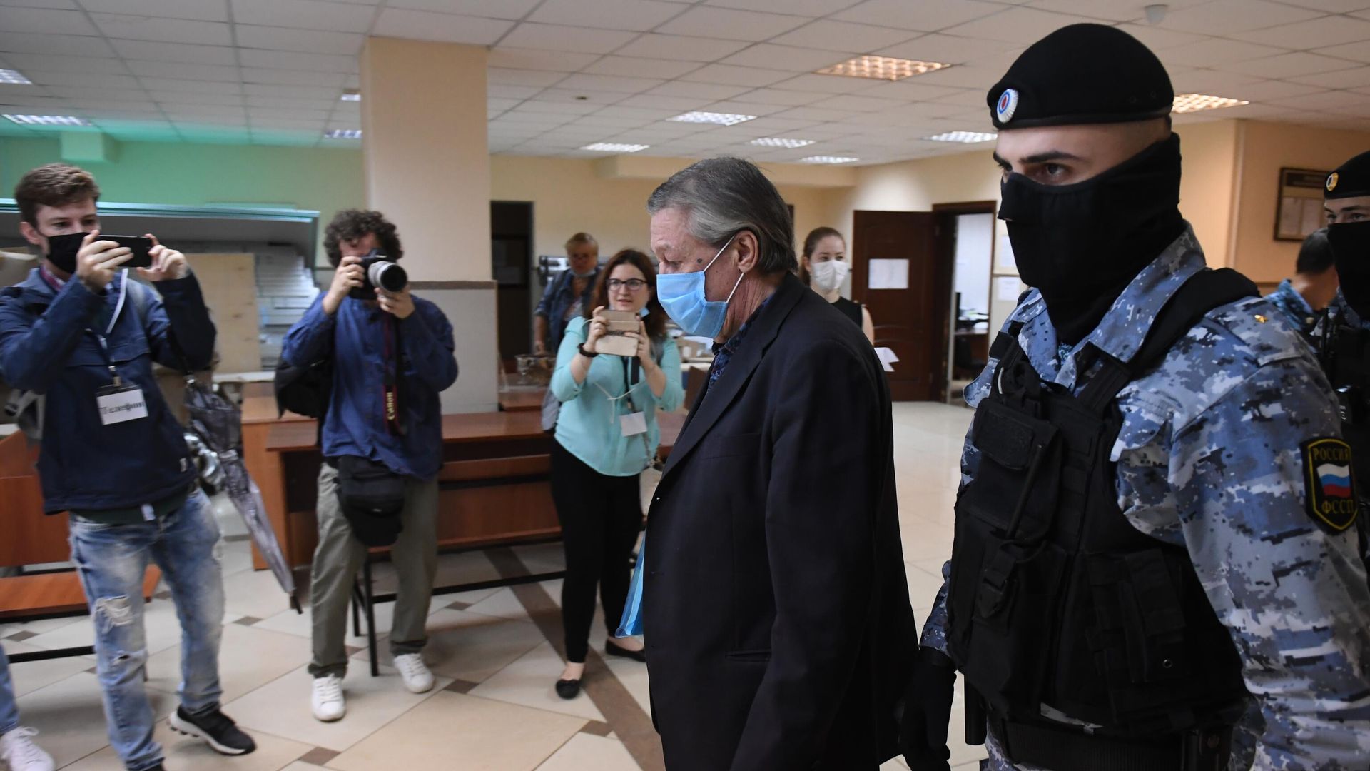 Актер Михаил Ефремов в здании Пресненского суда города Москвы, где будет оглашен приговор по делу о ДТП со смертельным исходом Актер Михаил Ефремов в здании Пресненского суда города Москвы, где будет оглашен приговор по делу о ДТП со смертельным исходом - РИА Новости, 1920, 08.09.2020