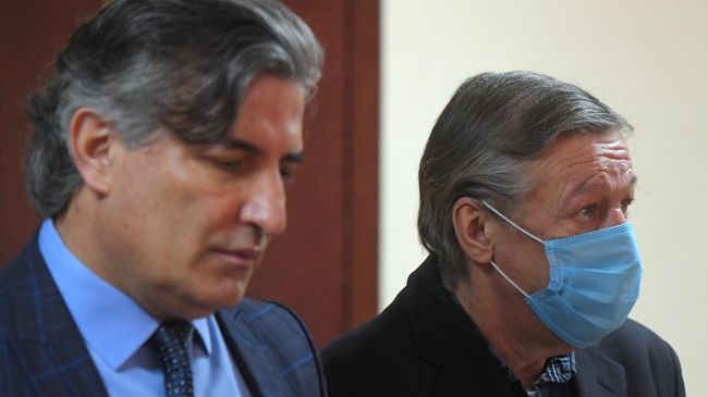 Актер Михаил Ефремов и его адвокат Эльман Пашаев во время оглашения приговора по делу о ДТП со смертельным исходом в зале заседаний Пресненского суда города Москвы