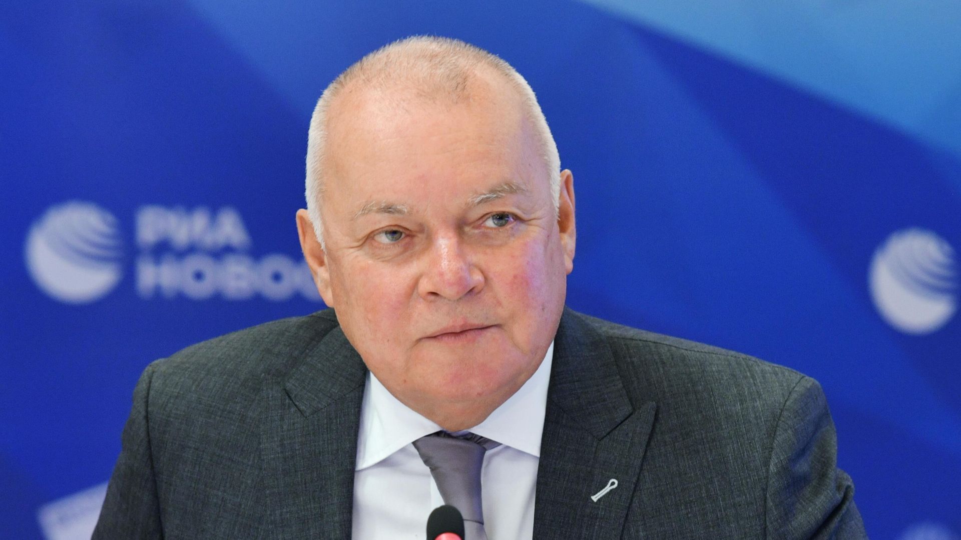 Генеральный директор МИА Россия сегодня Дмитрий Киселев на презентации книги Идеология русской государственности. Континент Россия Генеральный директор МИА Россия сегодня Дмитрий Киселев на презентации книги Идеология русской государственности. Континент Россия - РИА Новости, 1920, 21.05.2021