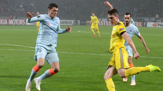 Николай Сигневич (справа на первом плане)