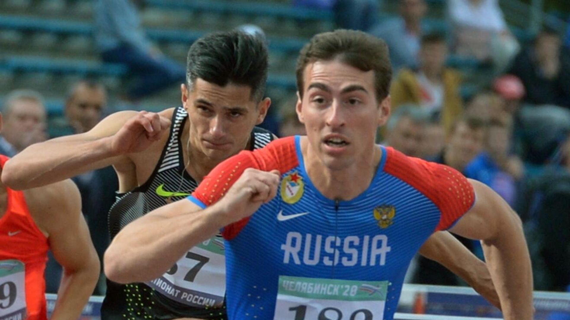 Сергей Шубенков (на первом плане) в забеге на 110 метров с барьерами среди мужчин на чемпионате России по легкой атлетике в Челябинске. Сергей Шубенков (на первом плане) в забеге на 110 метров с барьерами среди мужчин на чемпионате России по легкой атлетике в Челябинске. - РИА Новости, 1920, 08.09.2020
